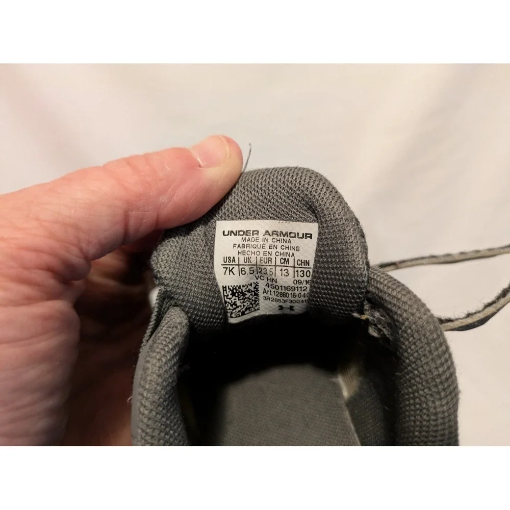 Under Armour Toddler Shoes Size 7K Neon Green & Gray Good Condition‎
